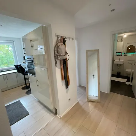 Daire Sonniges Apartment, W-lan, Parkplatz, Autobahnnah, S-bahn , Messe *