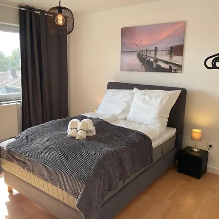 Sonniges Apartment, W-lan, Parkplatz, Autobahnnah, S-bahn , Messe Ουλμ