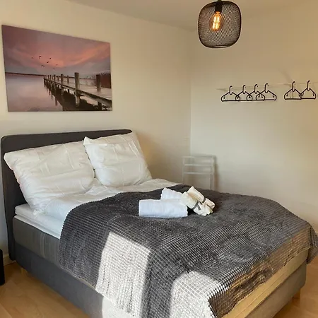 Daire Sonniges Apartment, W-lan, Parkplatz, Autobahnnah, S-bahn , Messe *